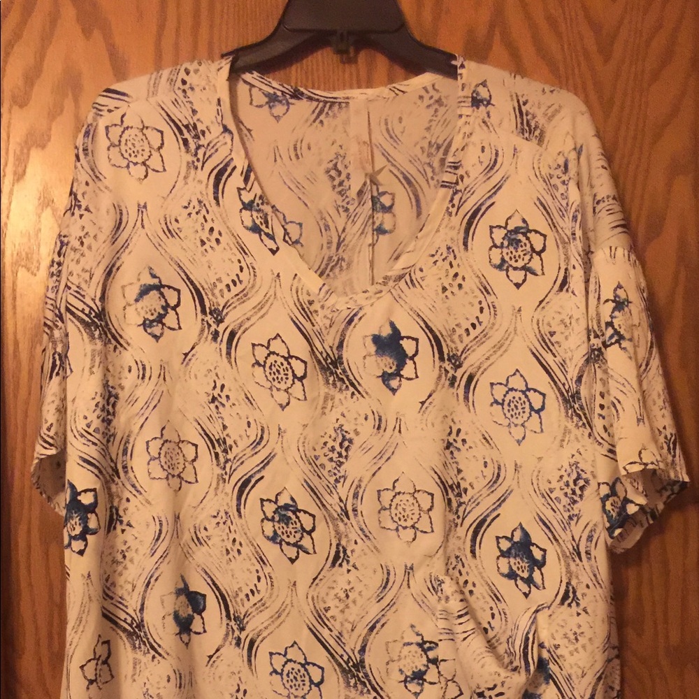 Melissa McCarthy Long Blouse